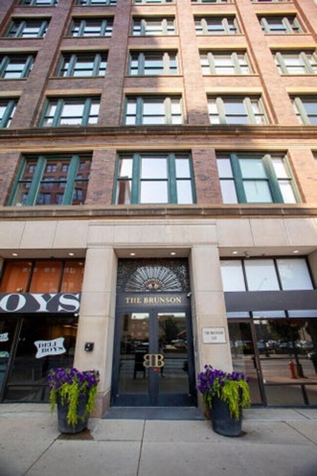 Building Photo - 160 N Wall St