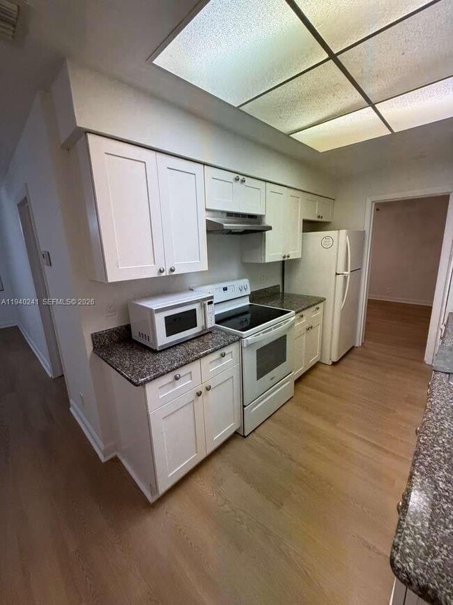 Building Photo - 1221 NW 5th Ave