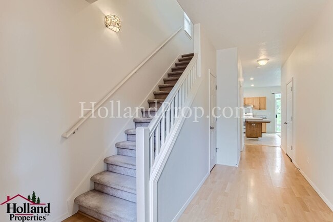 Building Photo - ***$150 off from the first full month's re...