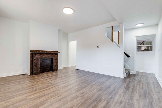 Building Photo - AVAILABLE MAY 2026! Stunning 2-Bedroom Home in Mt. Washington – Completely Renovated!