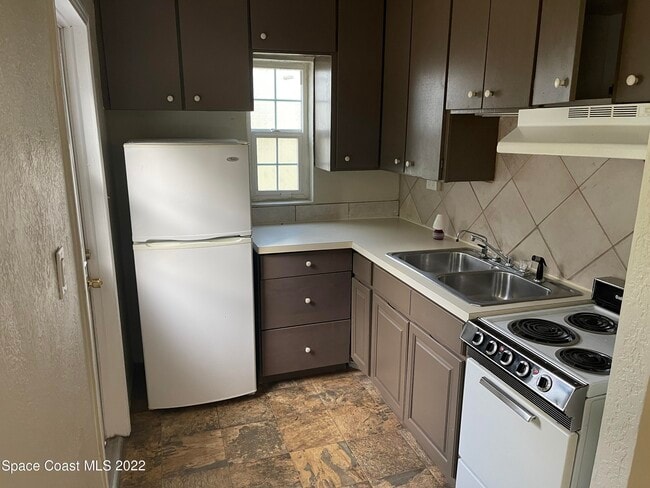 Building Photo - 1044 S Wickham Rd
