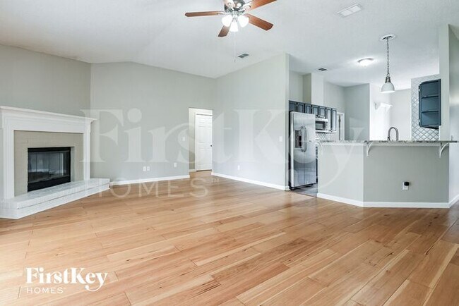 Foto del edificio - 12557 Ashglen Dr N