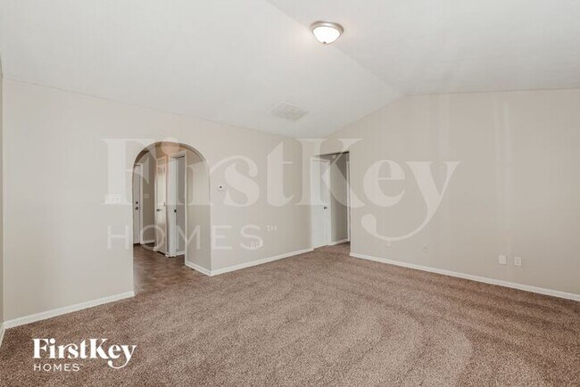 Foto del edificio - 4421 Blue Ribbon Rd