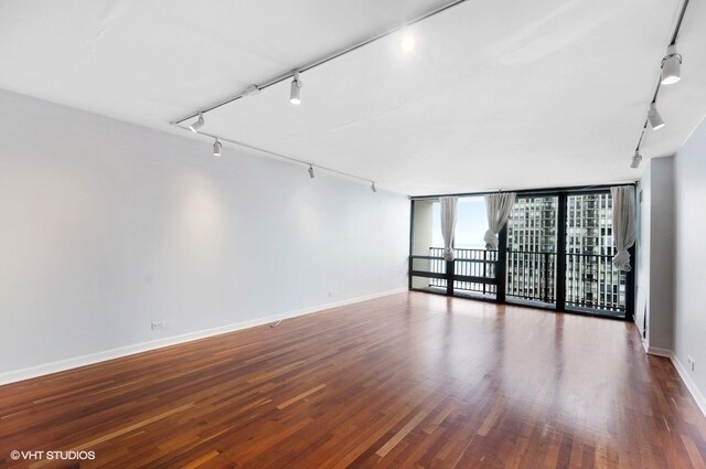 Building Photo - 1636 N Wells St