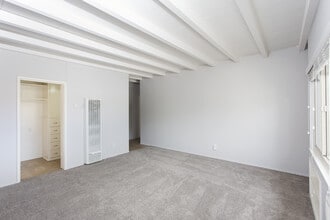 Building Photo - 7427 Herschel Ave