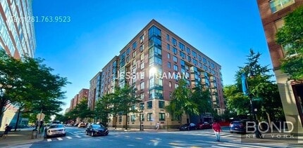 Building Photo - 70 Battery Pl