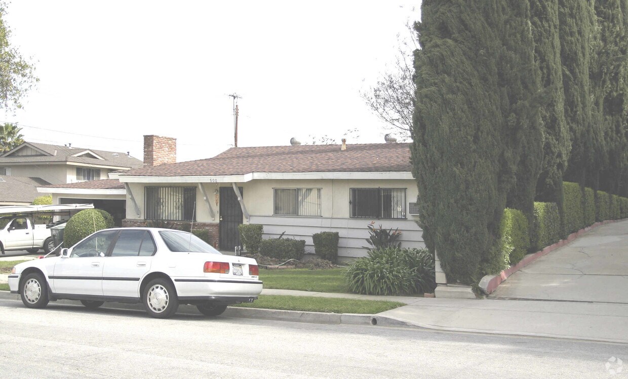 Foto principal - 500 Everett Ave