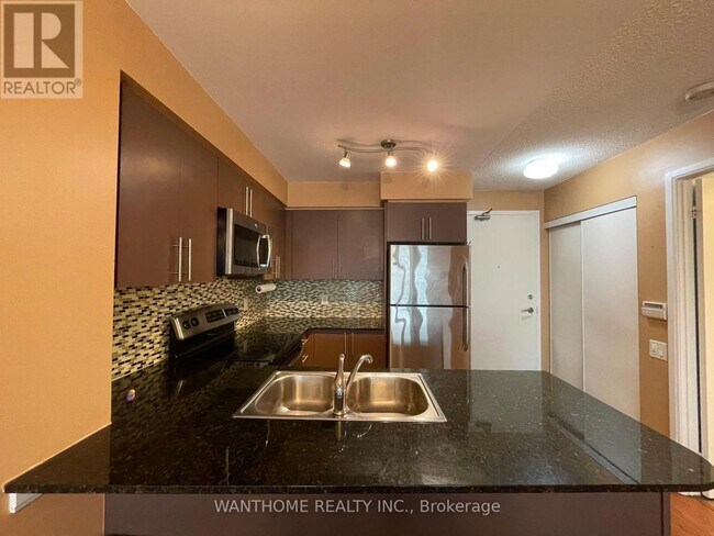 Photo du bâtiment - 2191 Yonge St