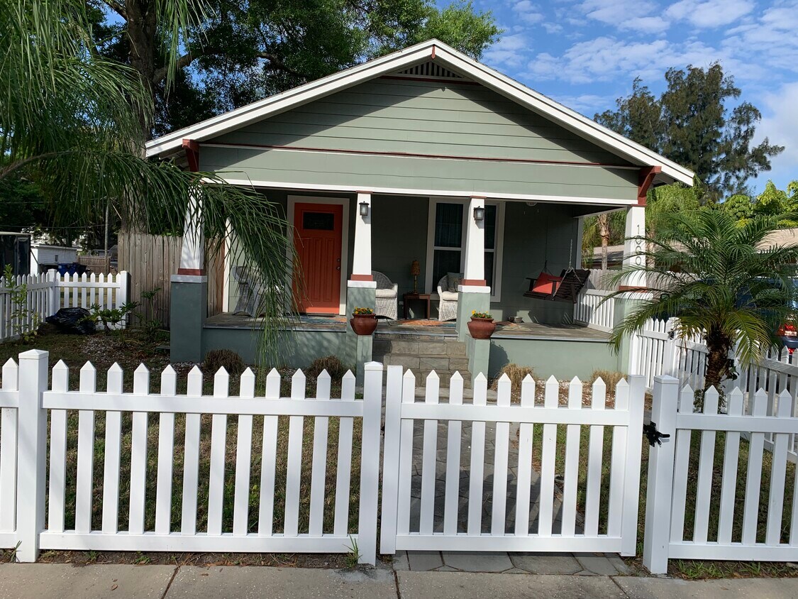 Foto principal - 1000 Crescent Lake Dr N