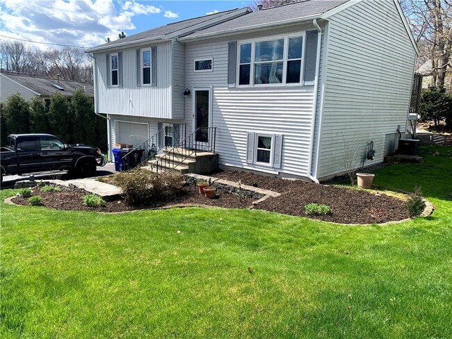 Building Photo - 1 Cypress Ct