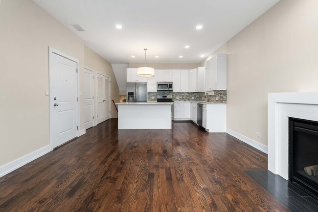 Foto del edificio - 3508 N Sacramento Ave