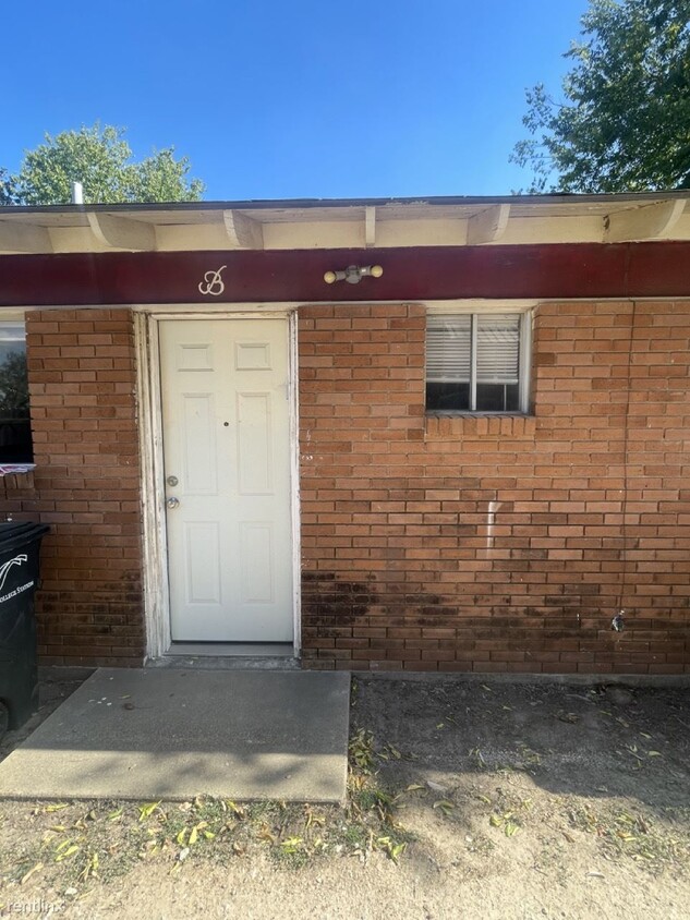 Primary Photo - 2 br, 1 bath Duplex - 504 Boyett St B