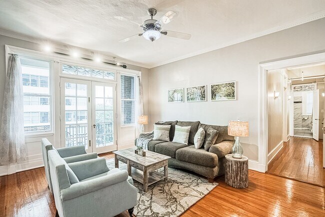 Building Photo - Furnished & Perfectly Located Downtown in ...