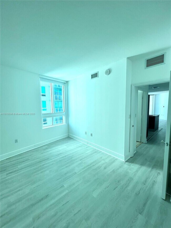 Foto del edificio - 1900 N Bayshore Dr