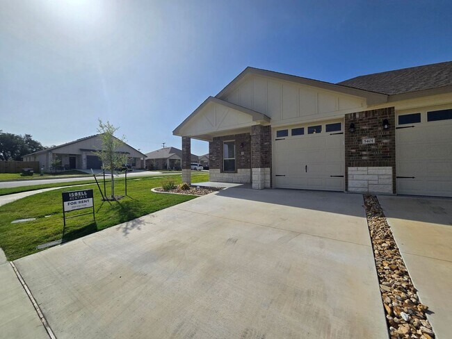 Building Photo - 5401 Rose Gdn Lp