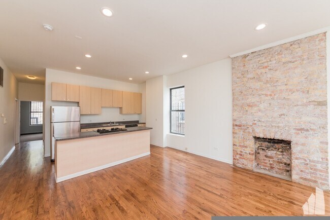 Foto del edificio - 2833 W Medill Ave