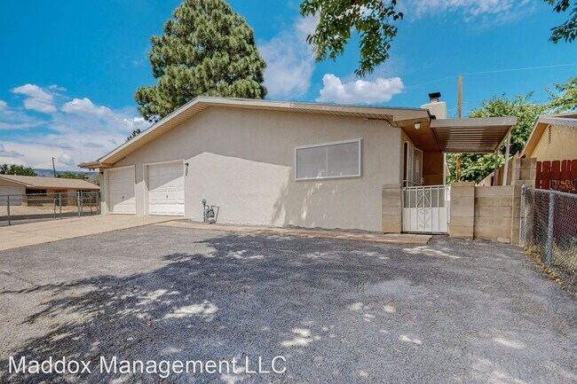 Building Photo - 3 br, 2 bath House - 13000 Lomas Verdes Av...