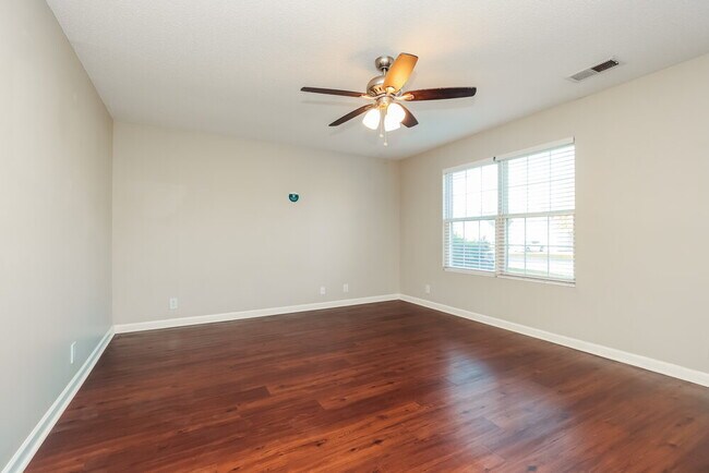 Building Photo - 5066 Cornelius Dr