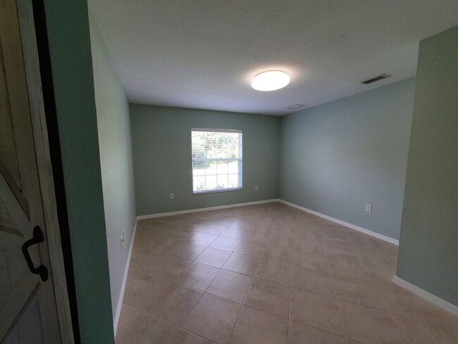 Building Photo - 2833 Kacour Ave