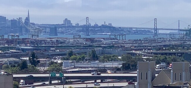Foto del edificio - 988 Franklin St