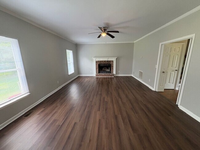 Foto del edificio - Murfreesboro 4BR/2.5BA fenced yard