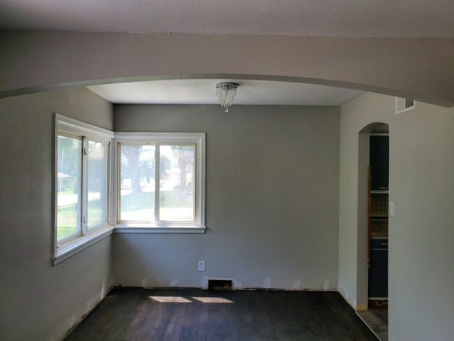 Building Photo - 520 Garfield