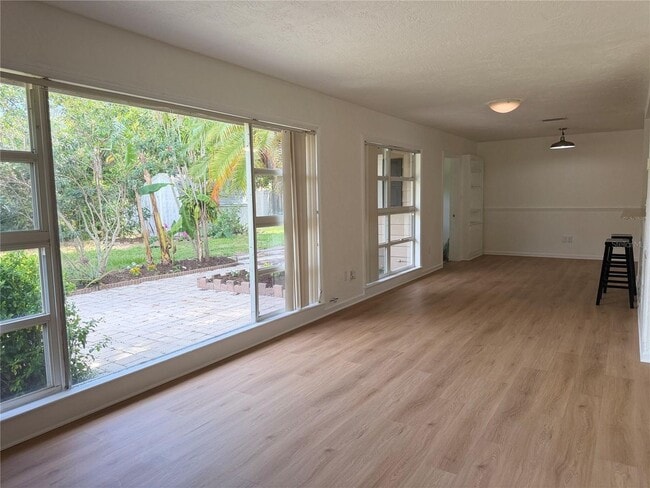 Building Photo - 3 Bedroom 2 Bath Single Family Home w/Garage & Bonus Room