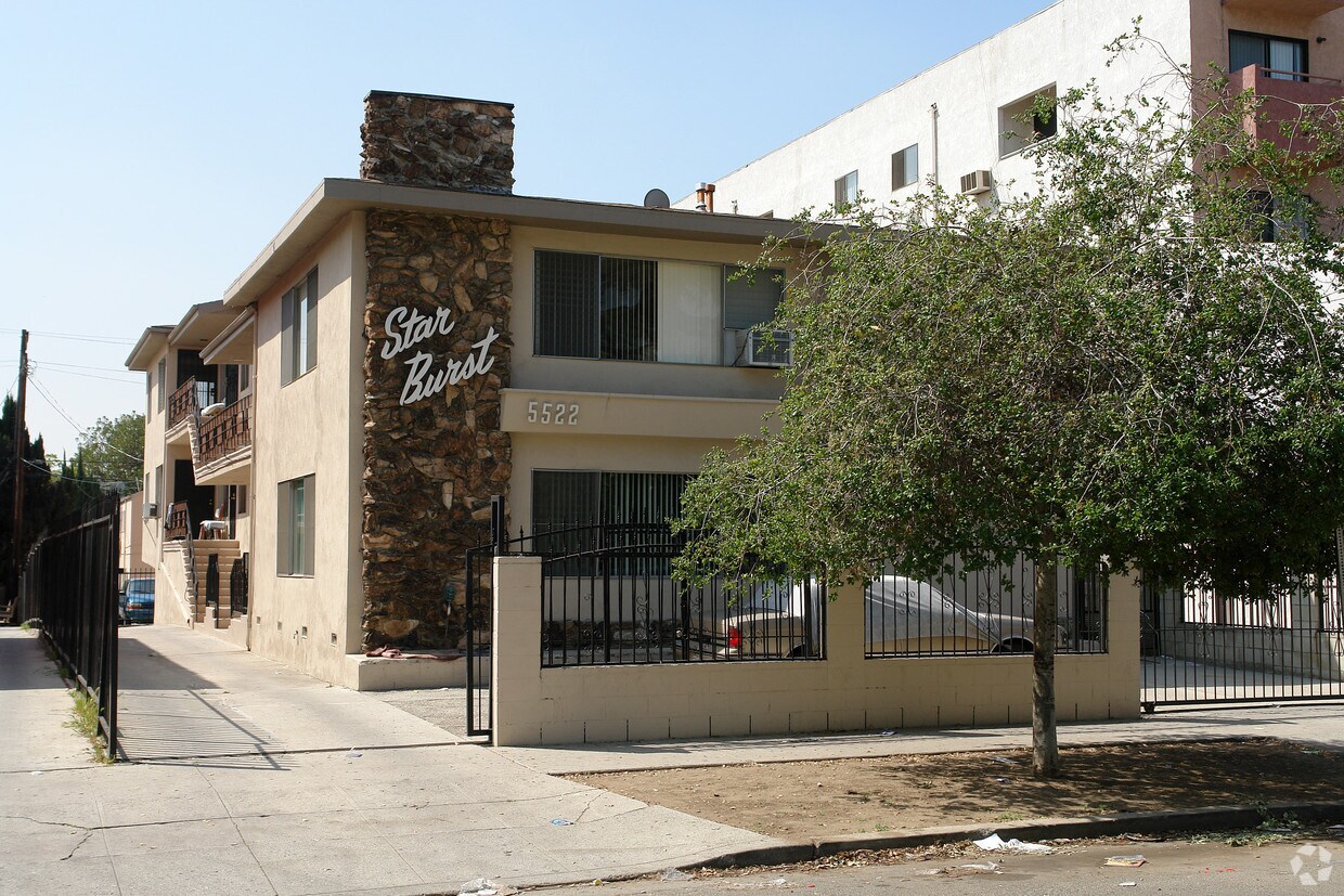 Building Photo - 5522 Carlton Way