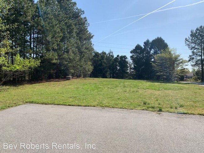 Building Photo - 3 br, 1.5 bath House - 1321 Yates Store Road