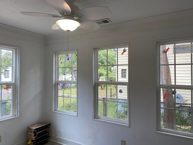Building Photo - 806 S Prospect St