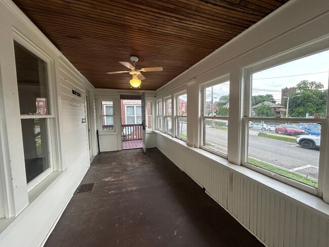 Building Photo - sbr431