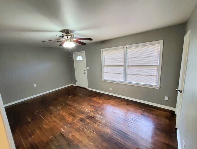 Building Photo - 3 Bed 1 Bath in the EPPERLY HEIGHTS 6TH Ad...