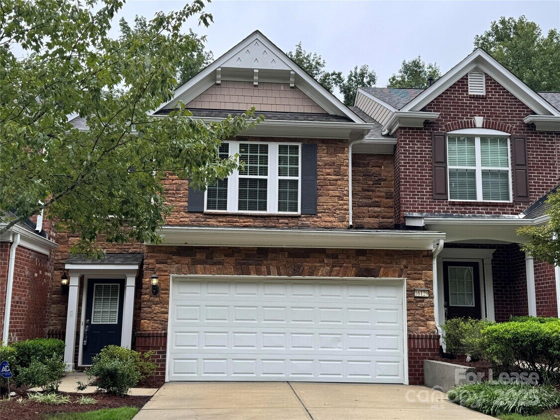 Foto principal - 16129 Annahill Court