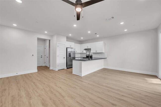 Foto del edificio - 7600 Strong Bow Ct