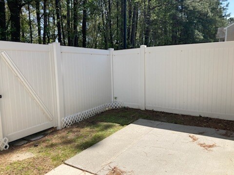 Building Photo - 2083 Shadow Ferry Dr