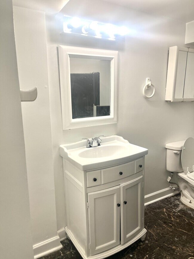 Foto del edificio - 2 bedroom in Chicago IL 60615