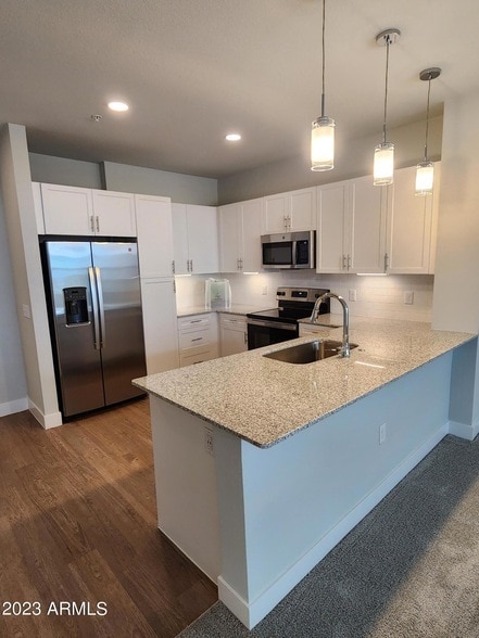 Building Photo - 10529 E Hampton Ave