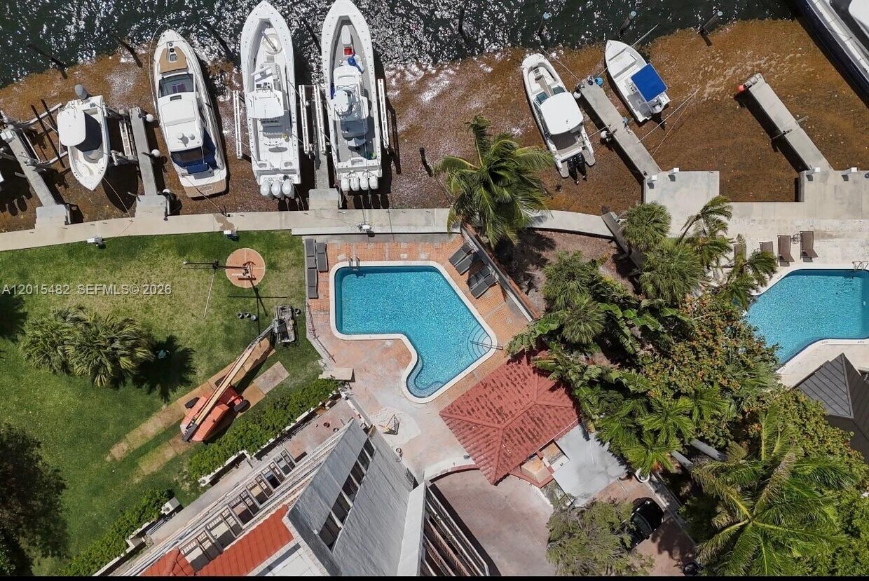 Foto del edificio - 1632 S Bayshore Ct