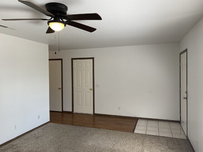 Foto del edificio - 3128 Jerri Ln