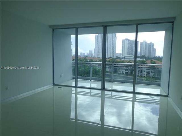 Foto del edificio - 2950 NE 188th St
