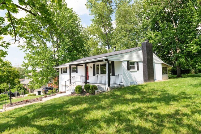 Foto del edificio - Anderson - Updated and spacious 3 bed 2.5 ...