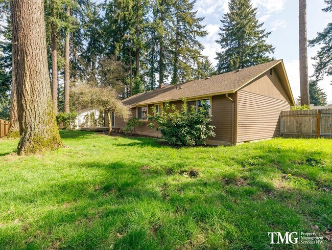 Building Photo - Great 3BD Ranch-Style Home with Vintage Ch...
