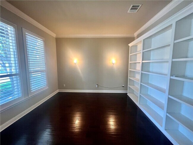 Building Photo - 11600 Hollister Dr