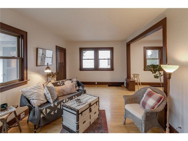 Building Photo - 2 Bedroom, 1 Bathroom Single-Family Home w...
