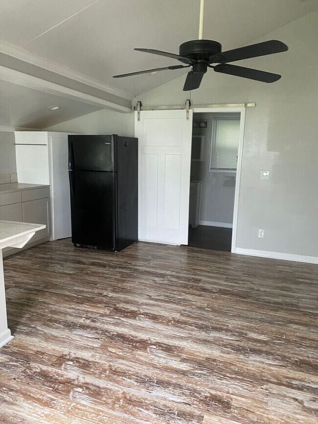 Building Photo - 2 BR / 1 BA Available for Rent in Concord,...