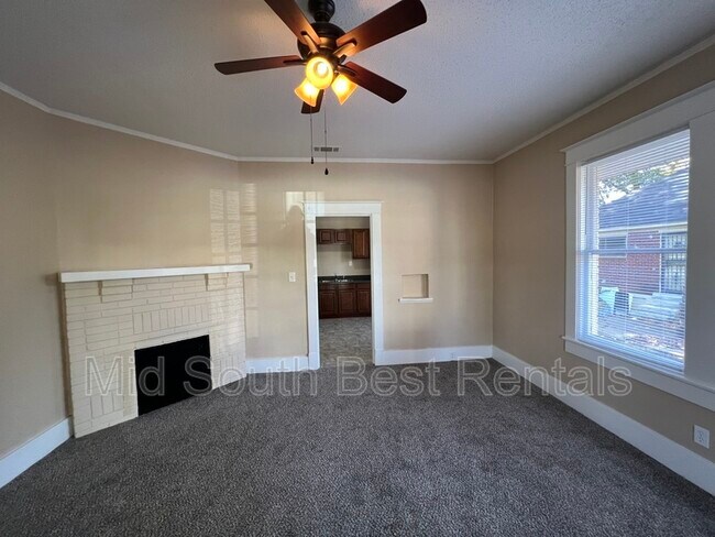 Foto del edificio - 775 E Davant Ave