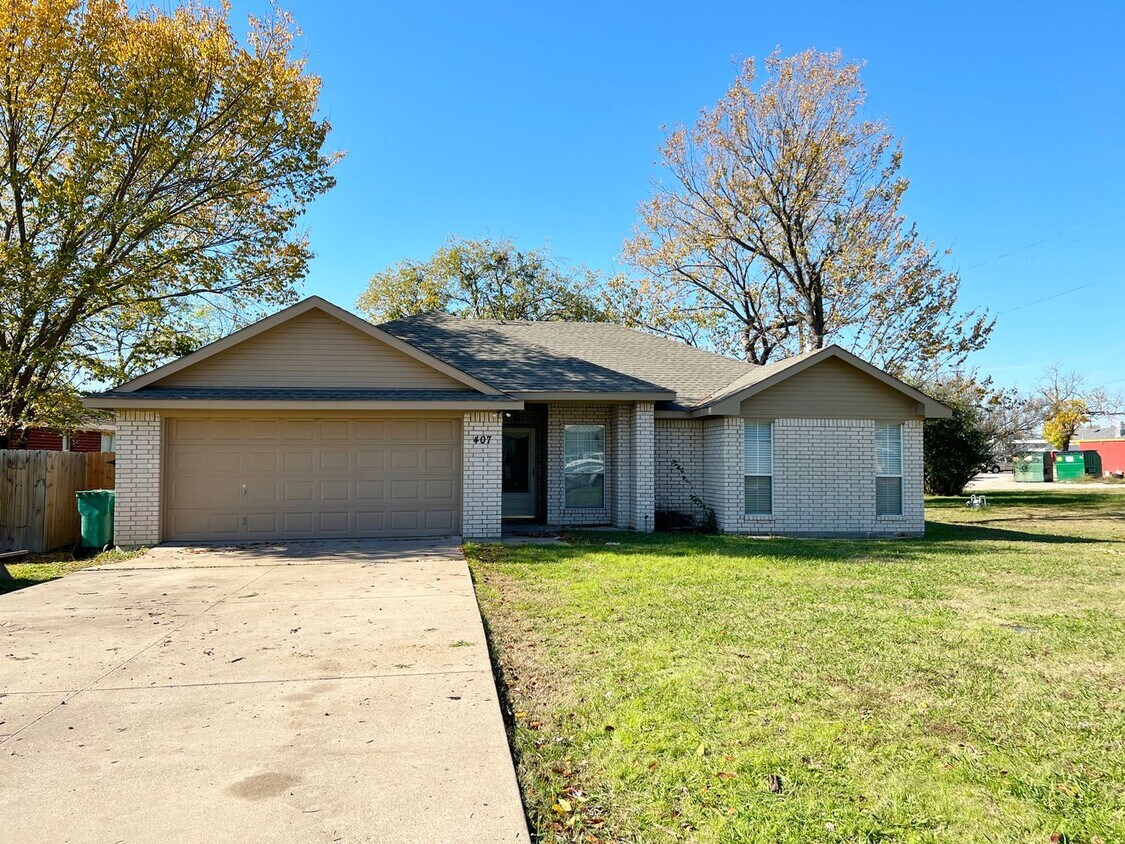 Traditional 3/2/2 in Ferris for Rent! House Rental in Ferris, TX