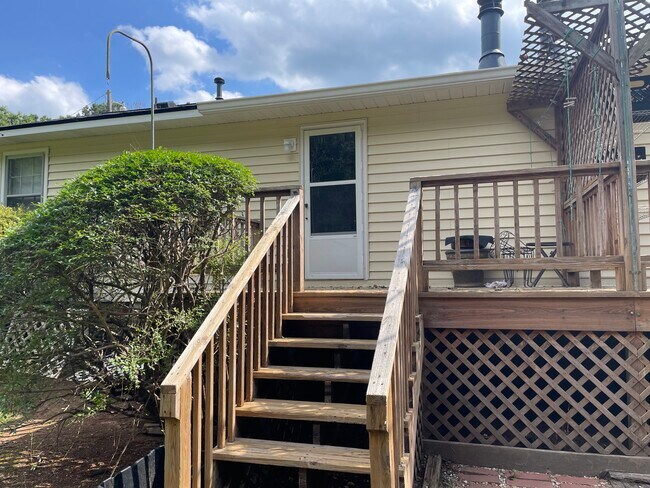 Foto del edificio - 290 Timothy Rd