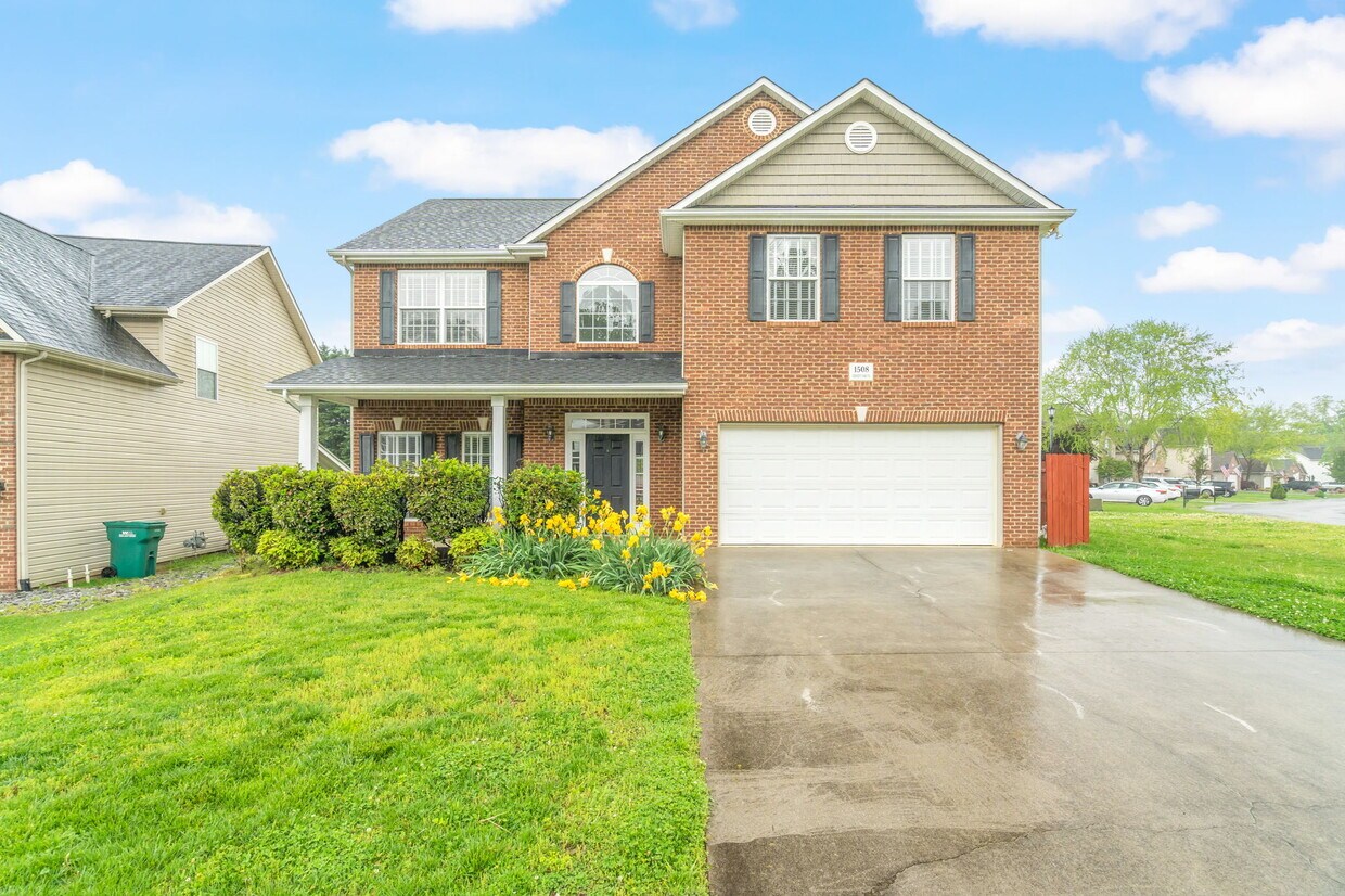 Primary Photo - 1508 Crescent Oaks Ln