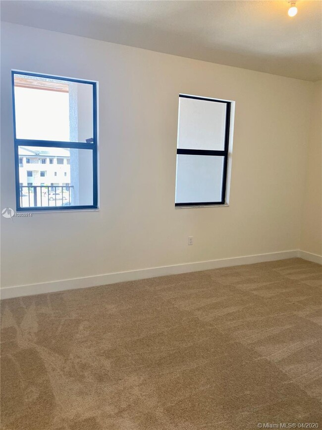 Foto del edificio - 10407 NW 82nd St